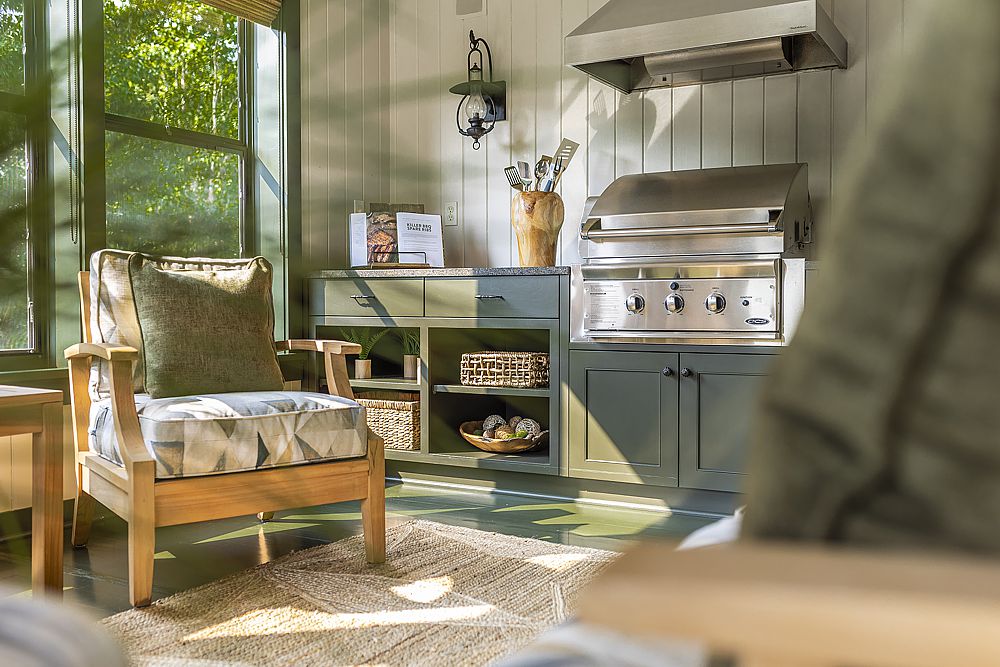 Green is a natural color to paint in a sunroom as it brings nature inside even more.